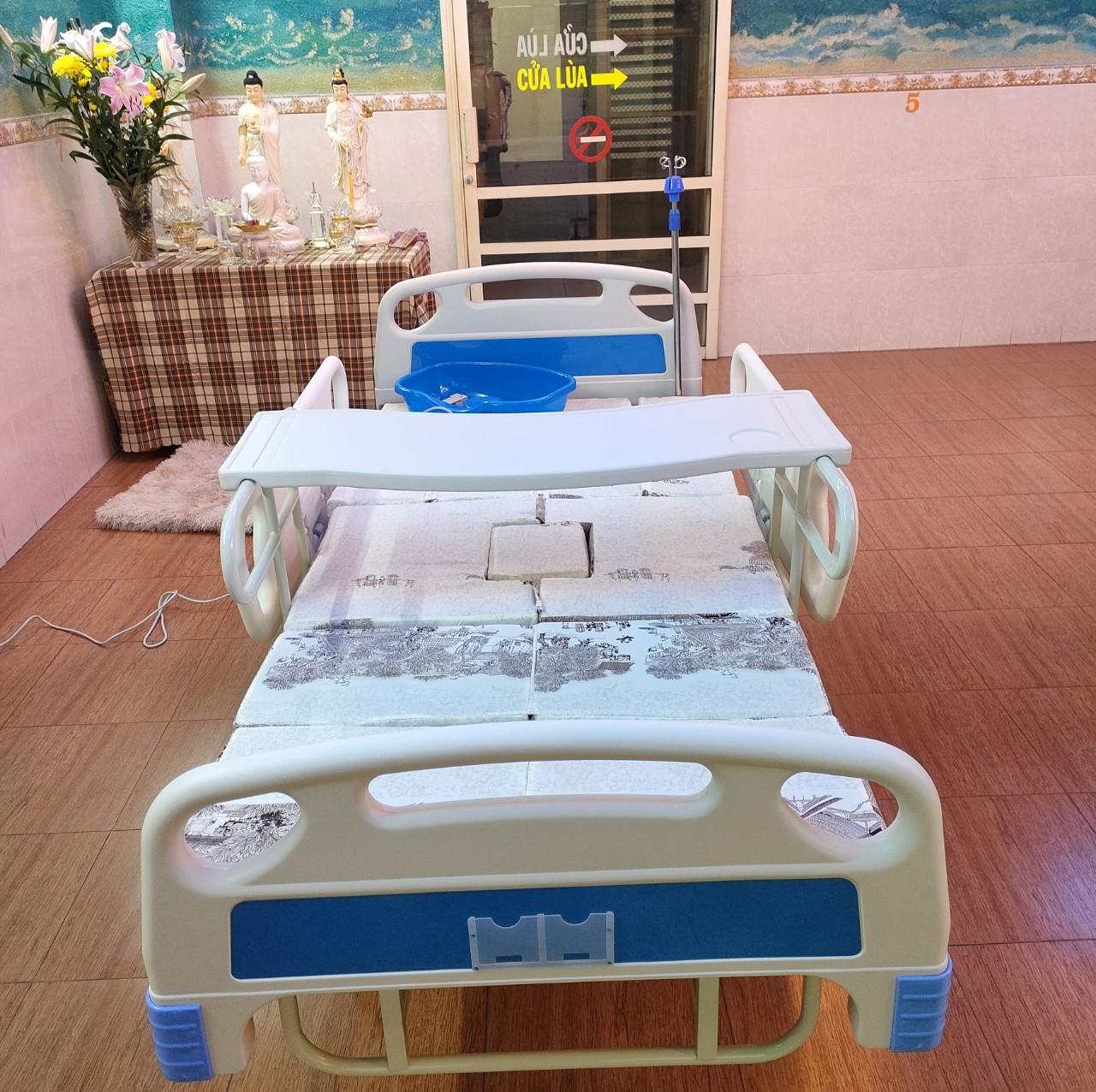  GIƯỜNG BỆNH ĐIỀU KHIỂN BẰNG REMOTE ĐA CHỨC NĂNG LUCASS GB-4E