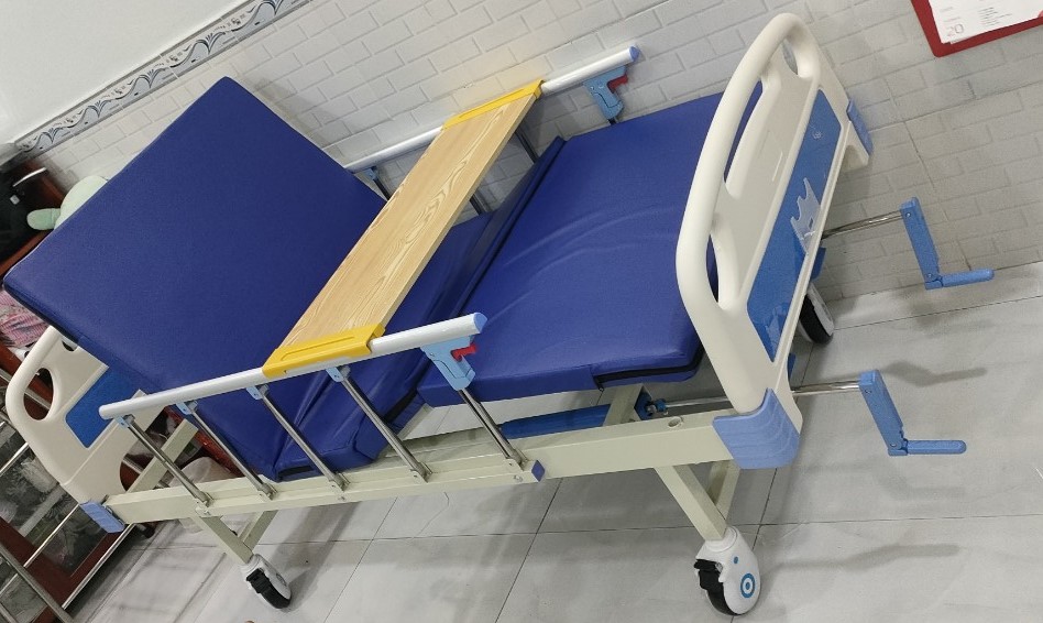  GIƯỜNG Y TẾ LUCASS 2 TAY QUAY GB-C2